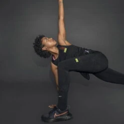 Canotte E Top Nike W NK DF ADV BERLIN AS SNGLT -Run Elle Negozio nike w nk df adv berlin as snglt 379736 dn5475 010 960