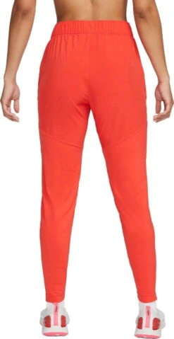 Pantaloni Nike W NK DF ESSENTIAL PANT -Run Elle Negozio nike w nk df essential pant 469660 dh6975 697 960