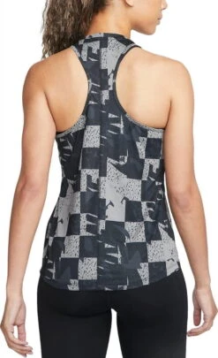 Canotte E Top Nike W NK DF ONE TANK SSNL NOVLTY -Run Elle Negozio nike w nk df one tank ssnl novlty 473361 dq6392 011 960