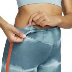 Leggins Nike W NK ONE LUXE DF MR TGHT AOP -Run Elle Negozio nike w nk one luxe df mr tght aop 444666 dm7619 058 960